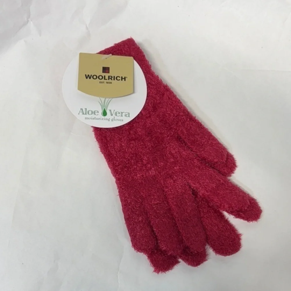 Woolrich  infused Aloe Vera moisturizing Red Gloves